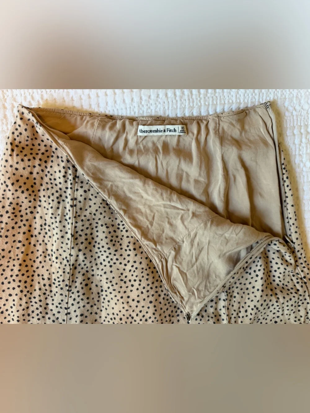 Abercrombie & Fitch light beige